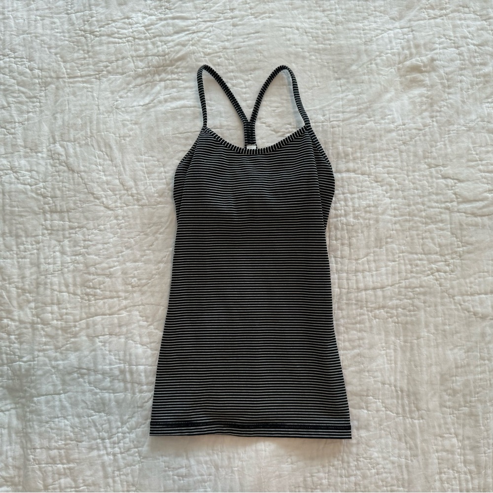 LULULEMON TOP